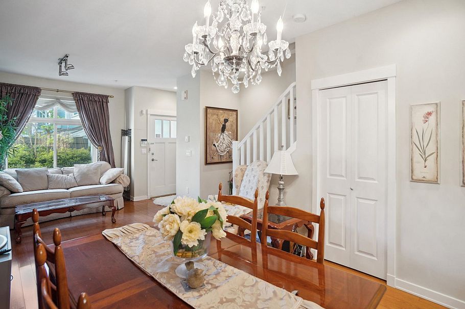 7411 Columbia Street Vancouver, BC - 4