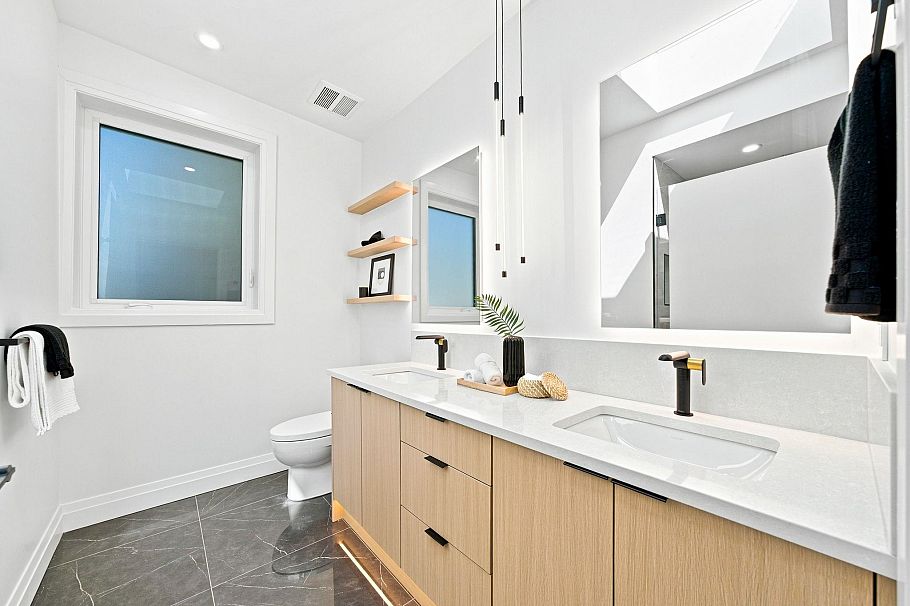 6160 Granville Street Vancouver, BC - 22
