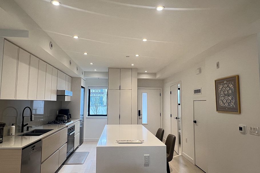 34 530 W 28th Avenue Vancouver, BC - 10