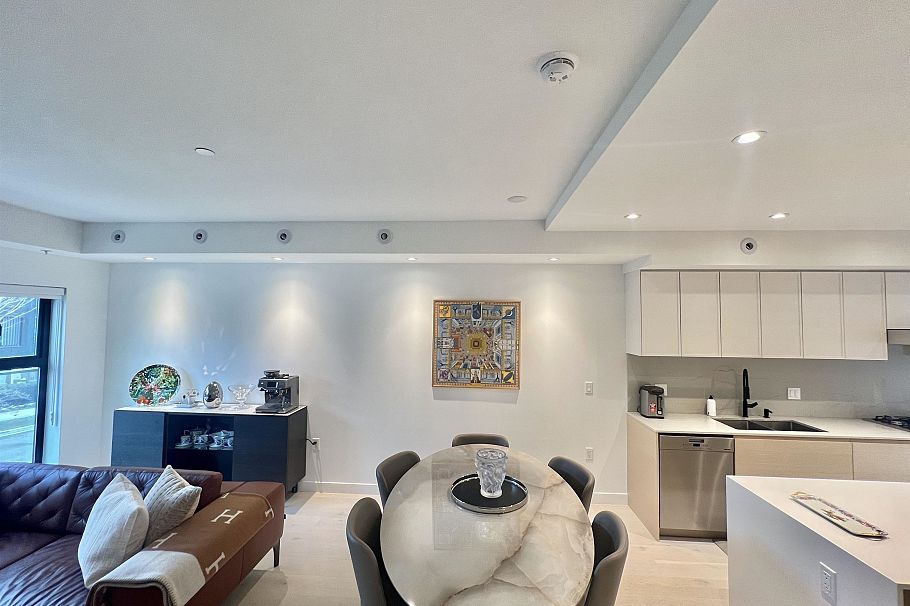 34 530 W 28th Avenue Vancouver, BC - 9