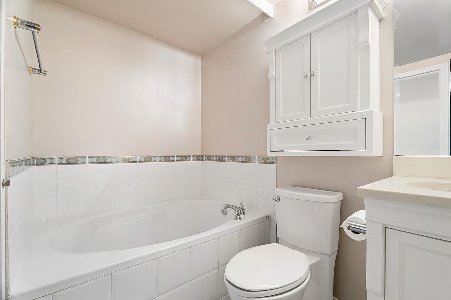 211 5723 Balsam Street Vancouver, BC - 10