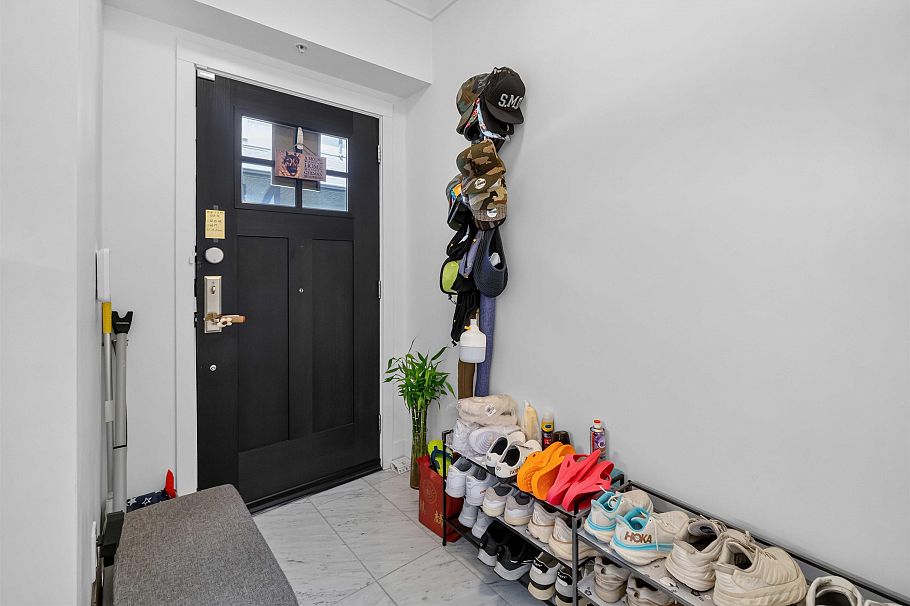 451 W 63rd Avenue Vancouver, BC - 26