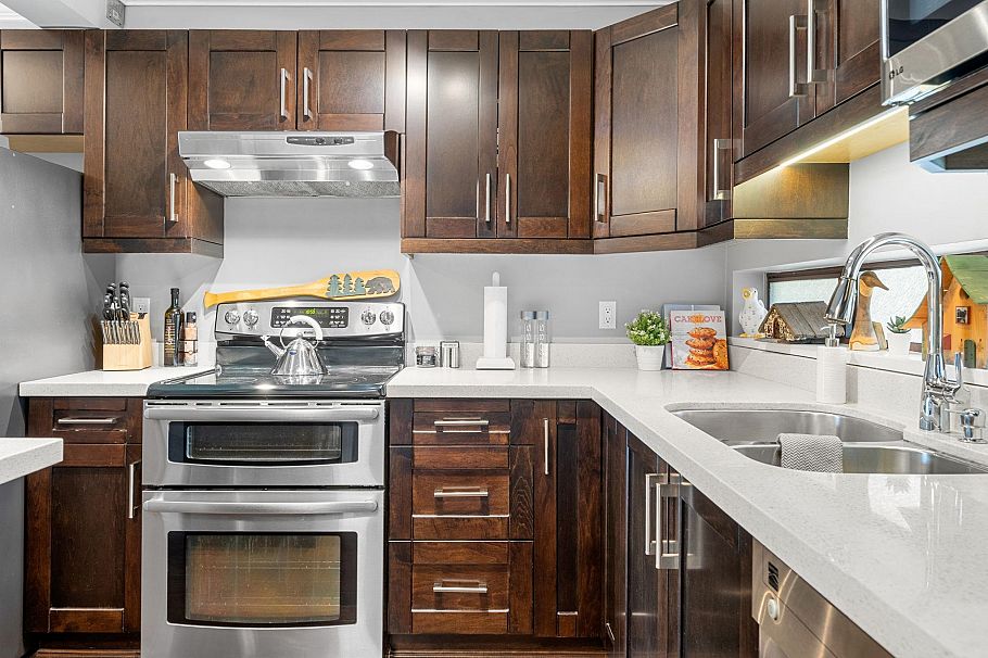 302 140 E 4th Street North Vancouver, BC - 11