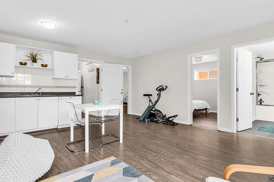627 E 30th Avenue Vancouver, BC - 30