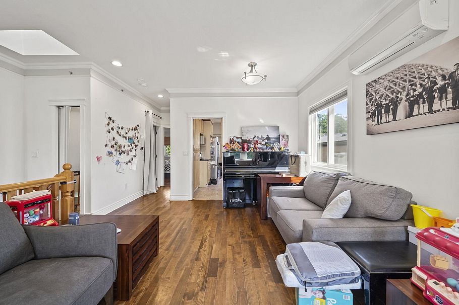 3541 Adanac Street Vancouver, BC - 20