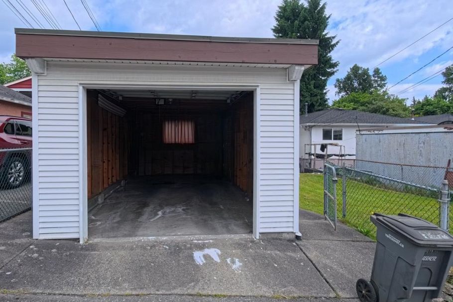 3478 E 2nd Avenue Vancouver, BC - 22