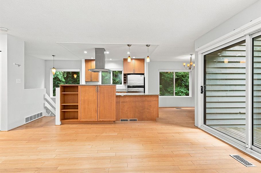 3381 William Avenue North Vancouver, BC - 9