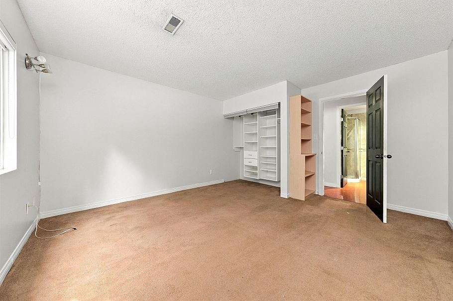 3381 William Avenue North Vancouver, BC - 24