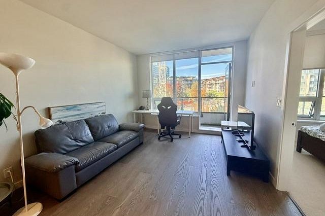 537 3563 Ross Drive Vancouver, BC - 2
