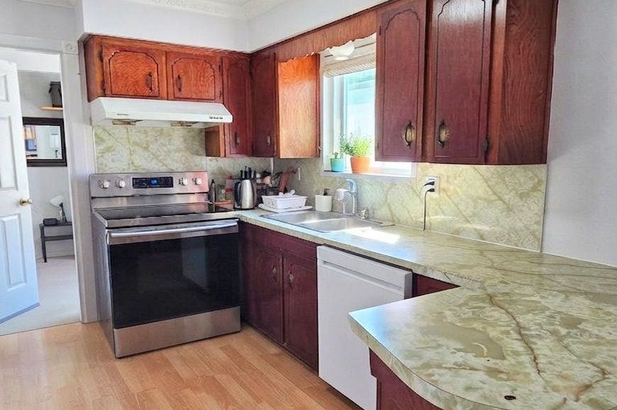 5075 Payne Street Vancouver, BC - 5