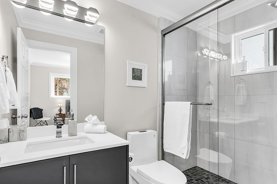 627 E 30th Avenue Vancouver, BC - 27