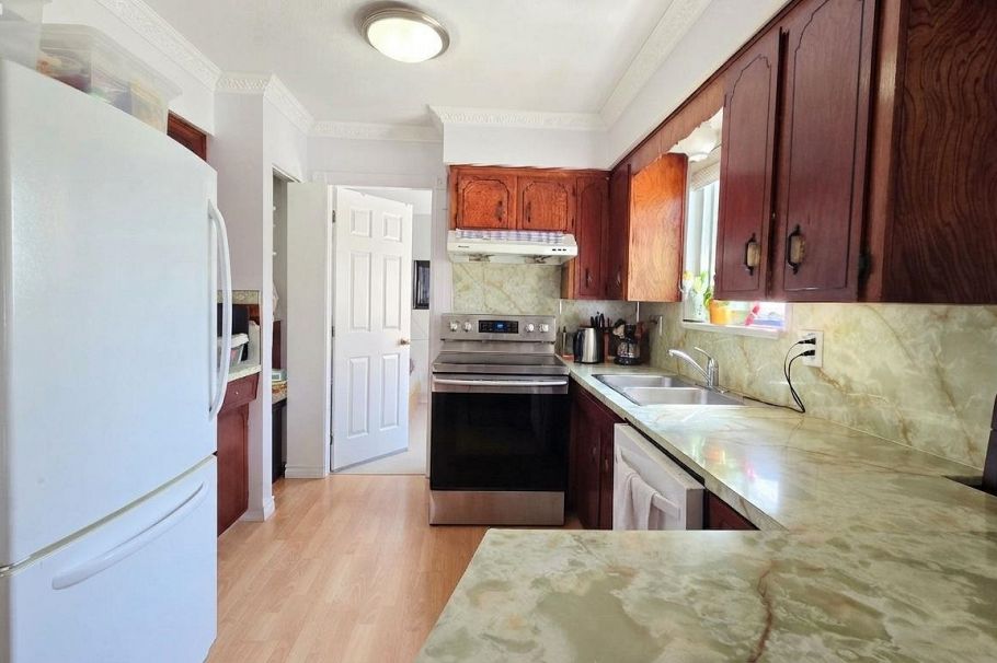 5075 Payne Street Vancouver, BC - 2