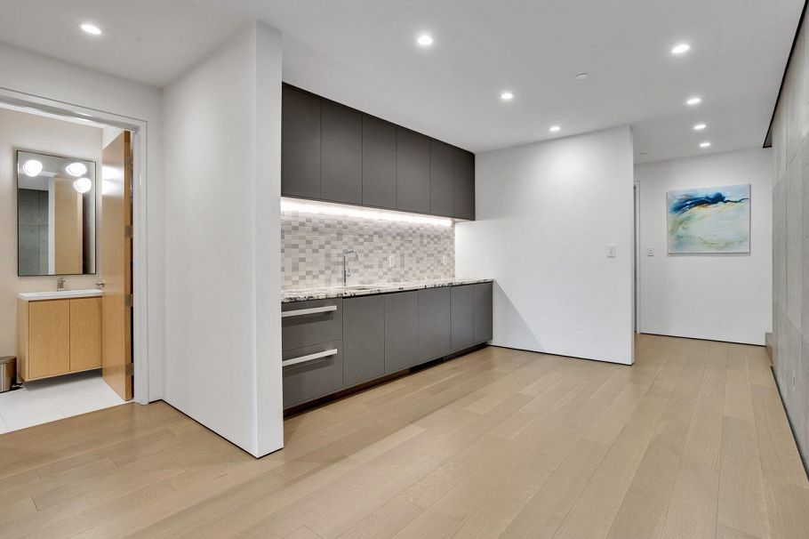 4725 W 4th Avenue Vancouver, BC - 17