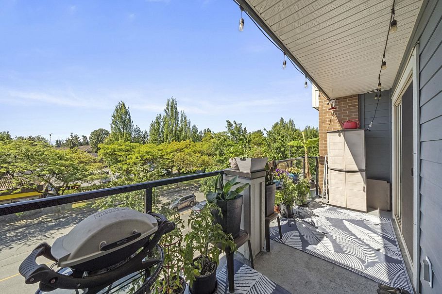 324 1330 Marine Drive North Vancouver, BC - 19