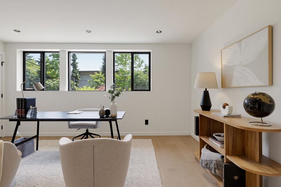 1008 W 17th Street North Vancouver, BC - 18