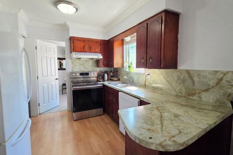 5075 Payne Street Vancouver, BC - 3