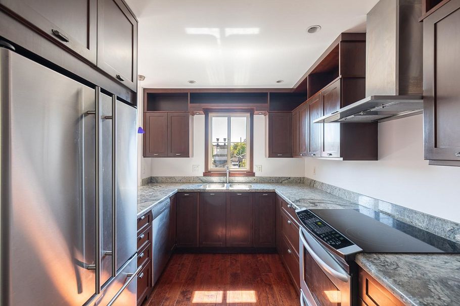 34 2375 W Broadway Vancouver, BC - 12