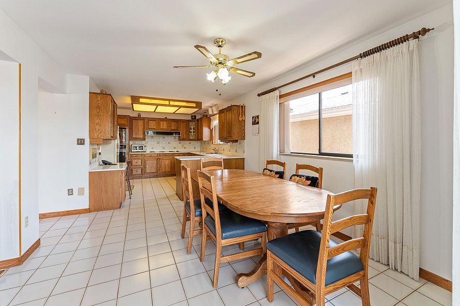 2411 E 39th Avenue Vancouver, BC - 4