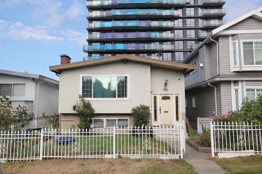 5075 Payne Street Vancouver, BC - 1