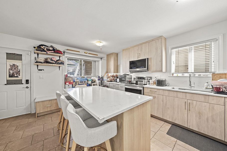 3541 Adanac Street Vancouver, BC - 3
