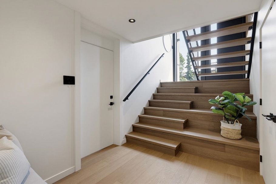 1008 W 17th Street North Vancouver, BC - 34