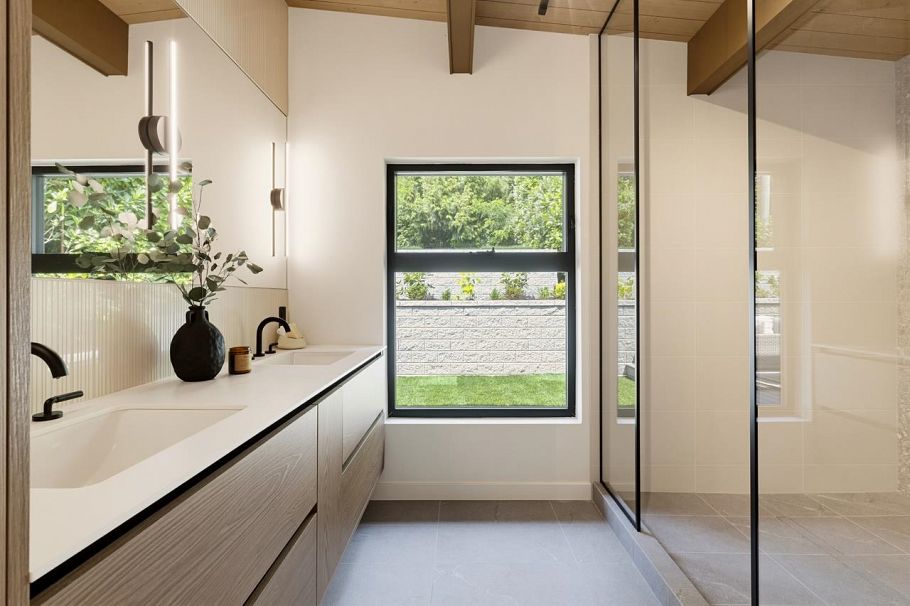 1008 W 17th Street North Vancouver, BC - 28