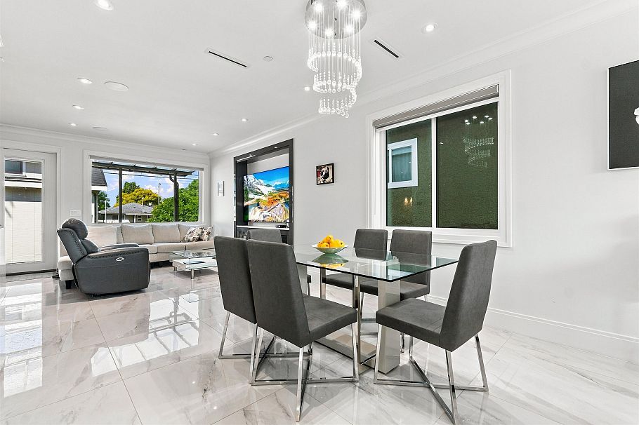 5577 Inverness Street Vancouver, BC - 5