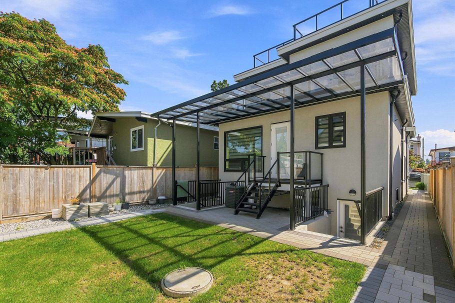5577 Inverness Street Vancouver, BC - 36