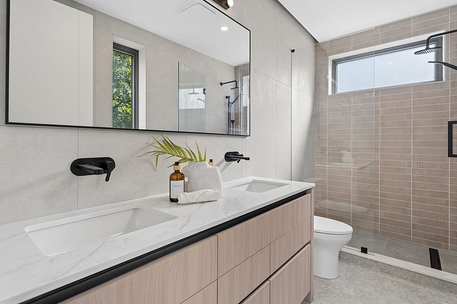 1 2941 W 29th Avenue Vancouver, BC - 26