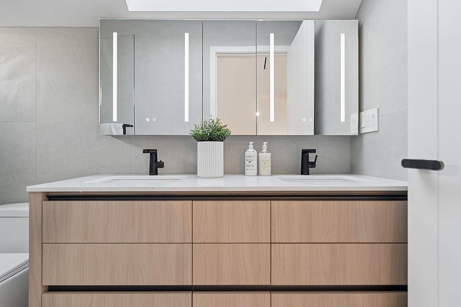 1 2941 W 29th Avenue Vancouver, BC - 31