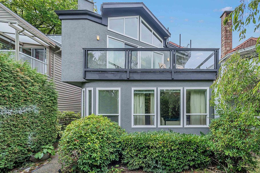 3675 Blenheim Street Vancouver, BC - 1