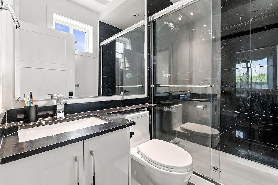 5577 Inverness Street Vancouver, BC - 29