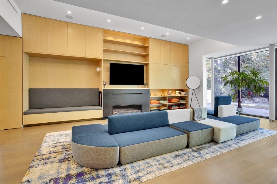 4725 W 4th Avenue Vancouver, BC - 4