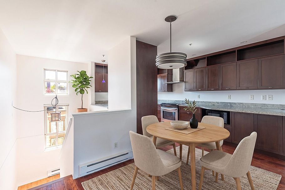 34 2375 W Broadway Vancouver, BC - 17