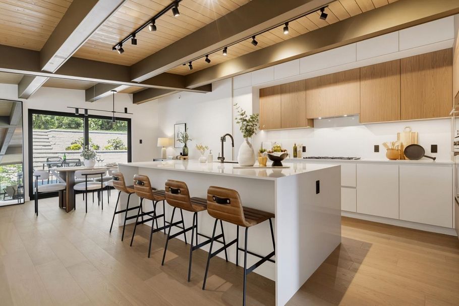 1008 W 17th Street North Vancouver, BC - 6