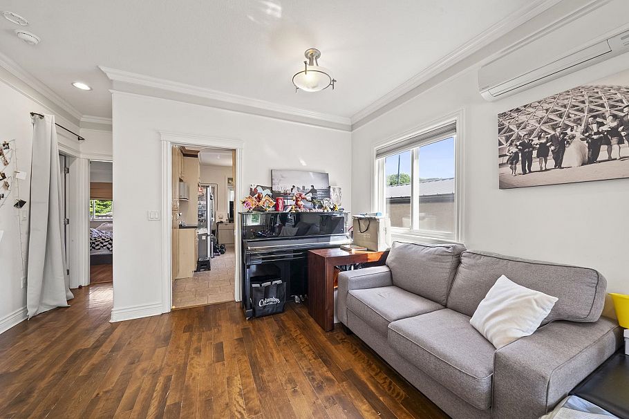 3541 Adanac Street Vancouver, BC - 21