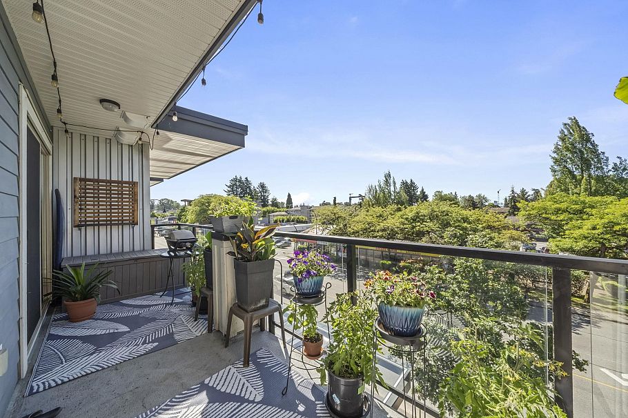 324 1330 Marine Drive North Vancouver, BC - 18