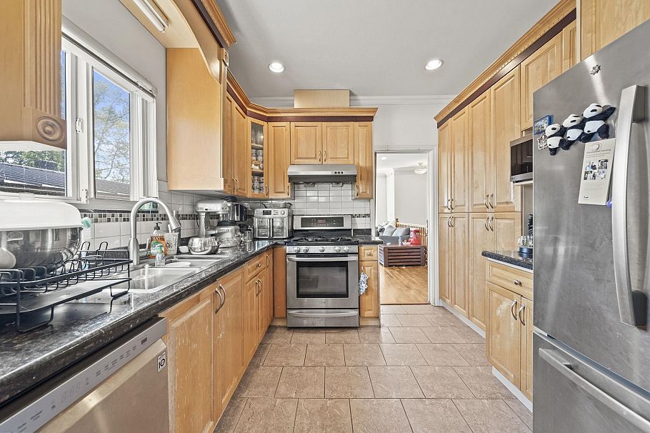 3541 Adanac Street Vancouver, BC - 27