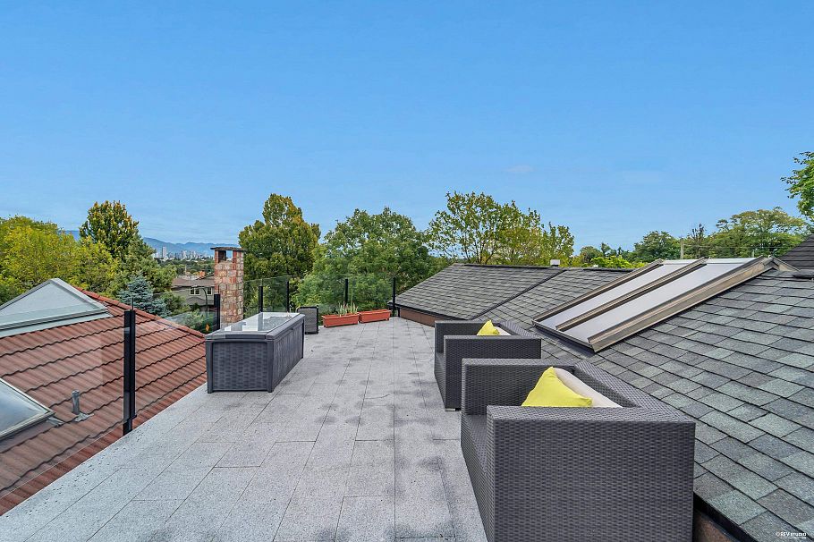 3675 Blenheim Street Vancouver, BC - 31