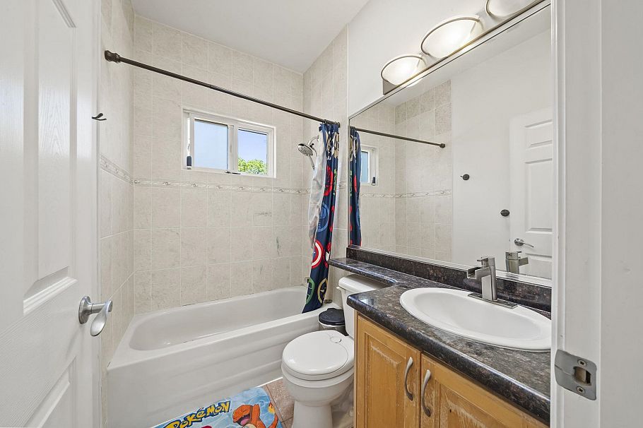 3541 Adanac Street Vancouver, BC - 25