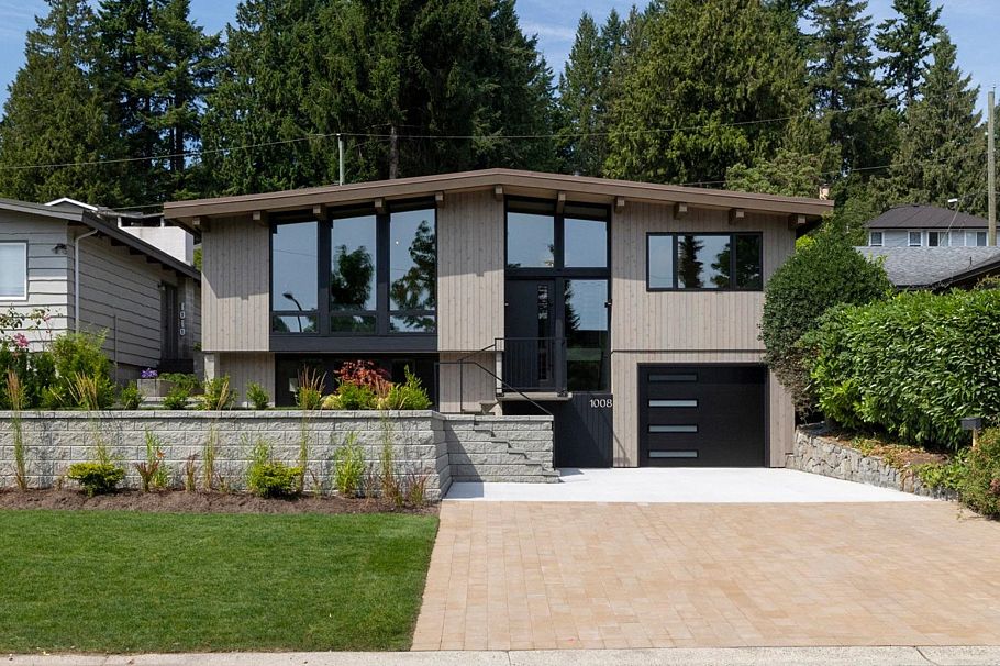 1008 W 17th Street North Vancouver, BC - 1