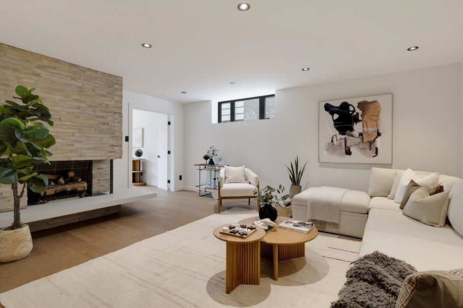 1008 W 17th Street North Vancouver, BC - 13