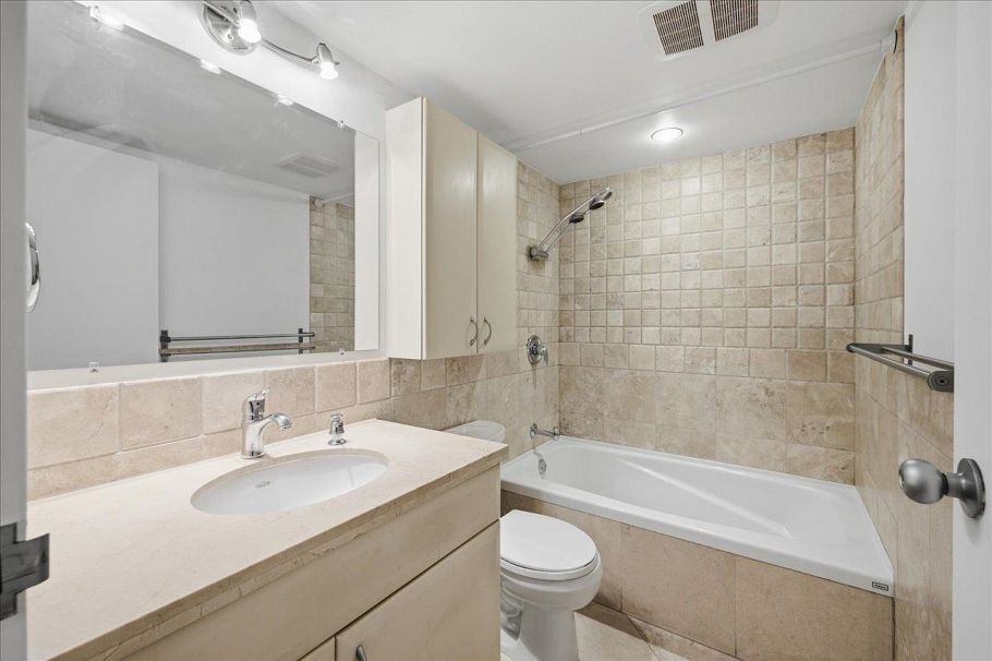 202 212 Forbes Avenue North Vancouver, BC - 8