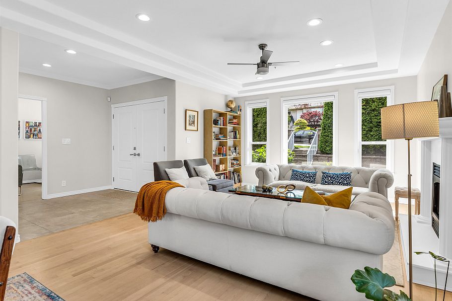 627 E 30th Avenue Vancouver, BC - 3