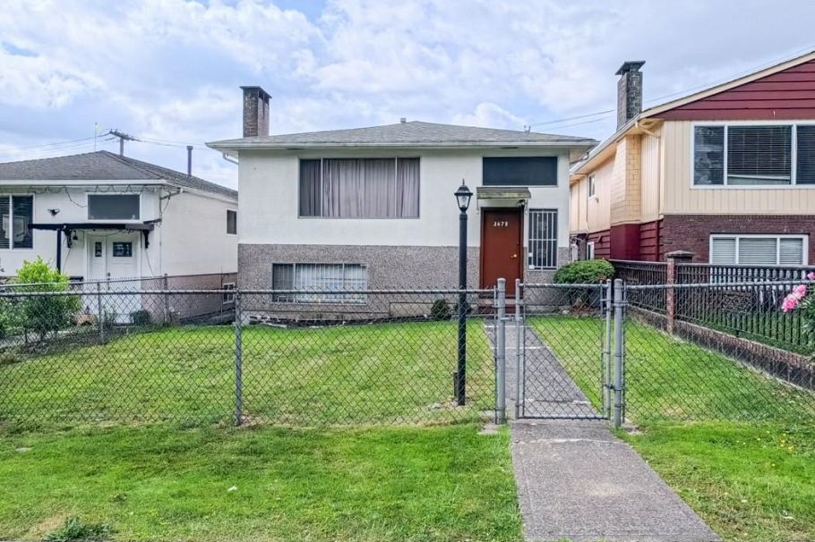 3478 E 2nd Avenue Vancouver, BC - 1