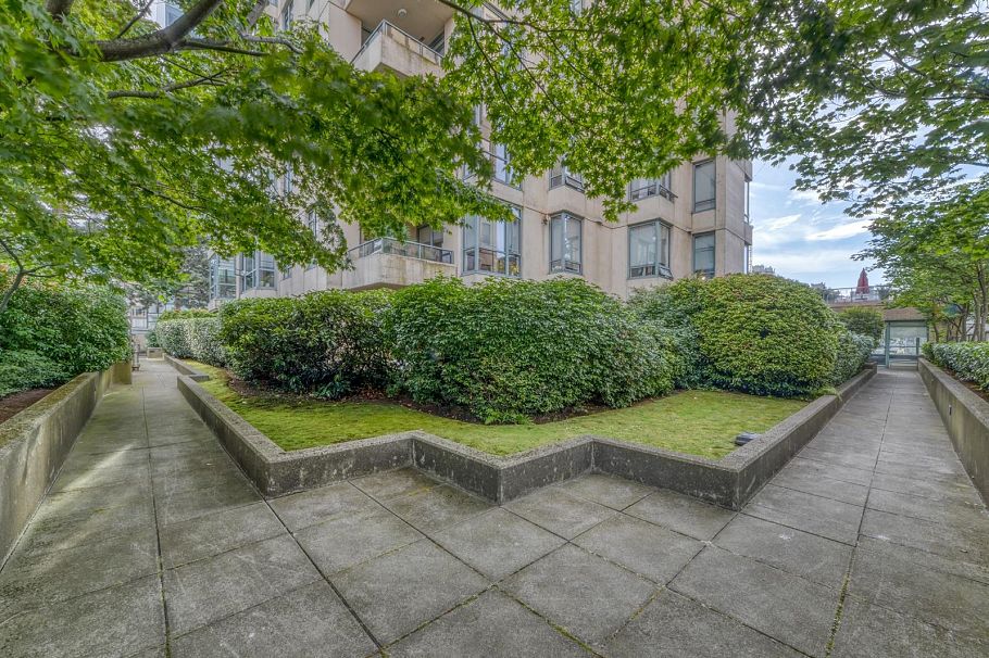 1003 1238 Burrard Street Vancouver, BC - 17