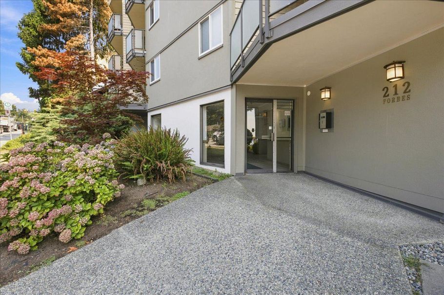 202 212 Forbes Avenue North Vancouver, BC - 32