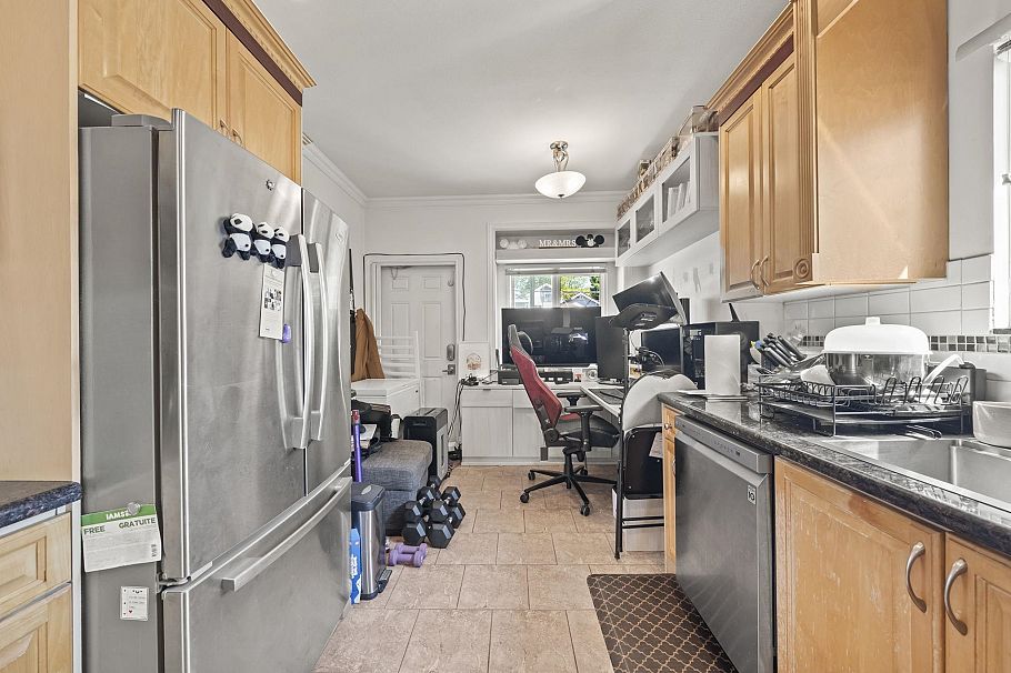 3541 Adanac Street Vancouver, BC - 29