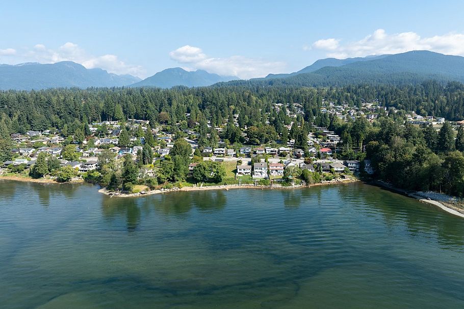 Lot 10 Dollarton Highway North Vancouver, BC - 10