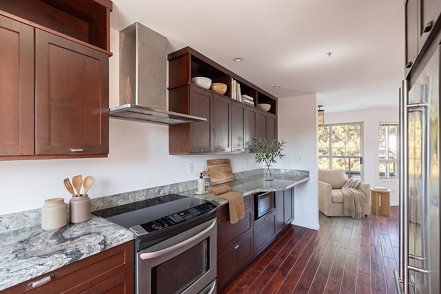 34 2375 W Broadway Vancouver, BC - 15